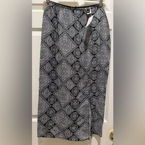 Windsor skirt size medium